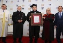 T. C. DIŞİŞLERİ BAKANI Sayın MEVLÜT ÇAVUŞOĞLU’ na GİRNE AMERİKAN ÜNİVERSİTESİ Tarafından FAHRİ ULUSLARARASI İLİŞKİLER DOKTORASI VERİLDİ.