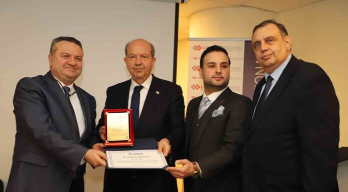 AREL ÜNİVERSİTESİ Uluslararası İlişkiler Bölüm Başkanı Prof. Dr. Uğur Özgöker’in düzenlediği DÜNYA TÜKETİCİLER GÜNÜ Etkinliği Arel Üniversitesi Cevizlibağ Kampüsünde gerçekleştirildi.